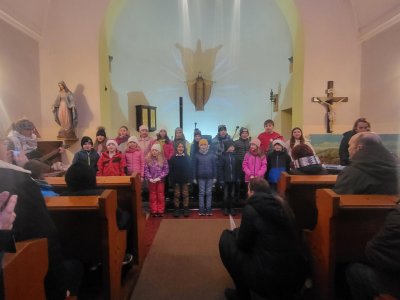 Vánoční zpívání v machnínském kostele.