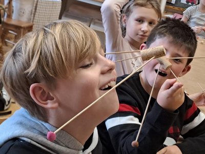 fyzikální pokusy v DDM Větrník.