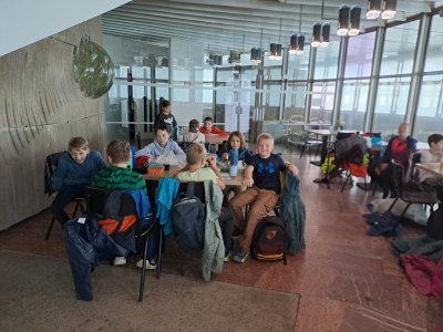 Svačina v Ještědu.