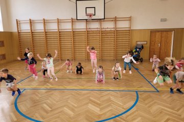 Cvičení v tělocvičně