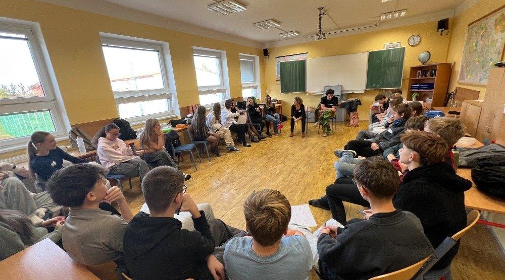 DRAMACENTRUM BEZEJMÉNA - Petr a Katka