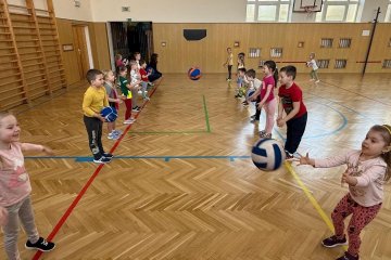 Cvičení v tělocvičně